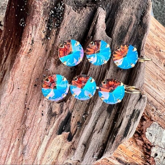 Handcrafted Earrings with Shimmering Swarovski Crystals - Picture 6 of 7